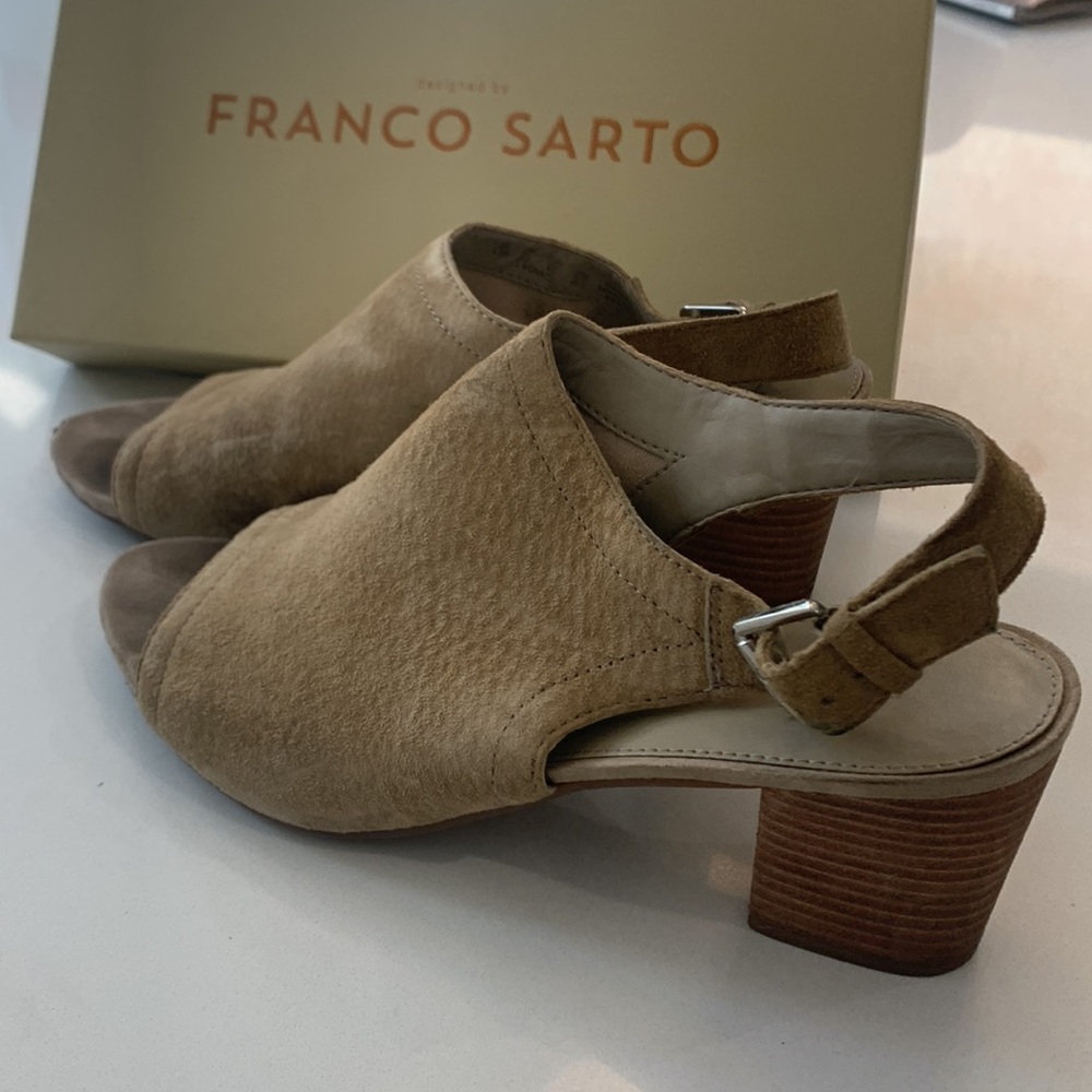 Franco Sarto size 9.5M taupe stacked heel